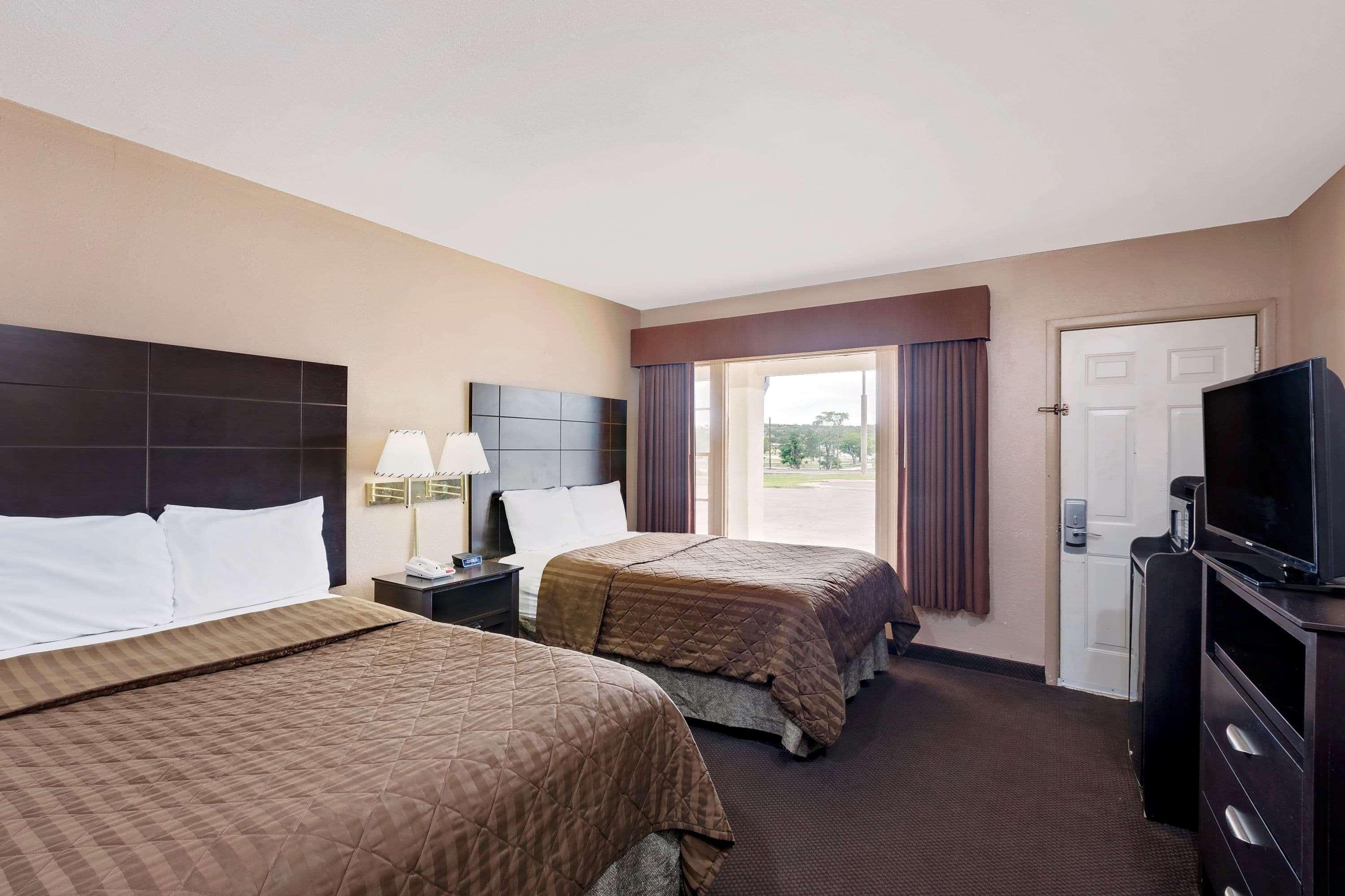 ทราเวลลอดจ์ บาย วินด์แฮม โอโซนา Motel ภายนอก รูปภาพ