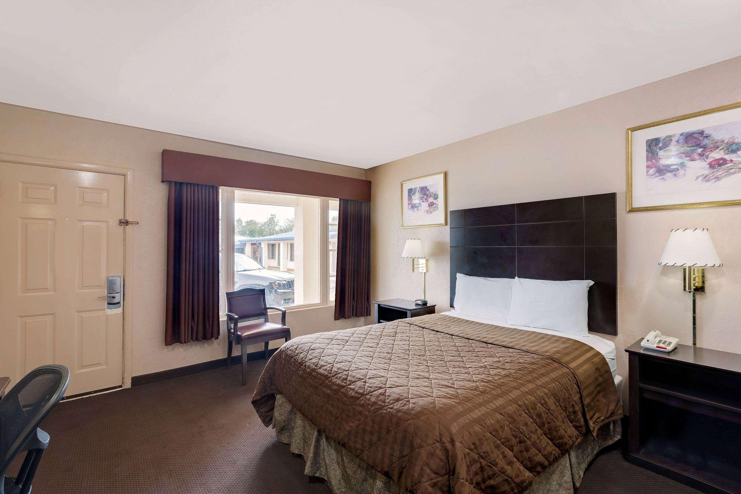 ทราเวลลอดจ์ บาย วินด์แฮม โอโซนา Motel ภายนอก รูปภาพ